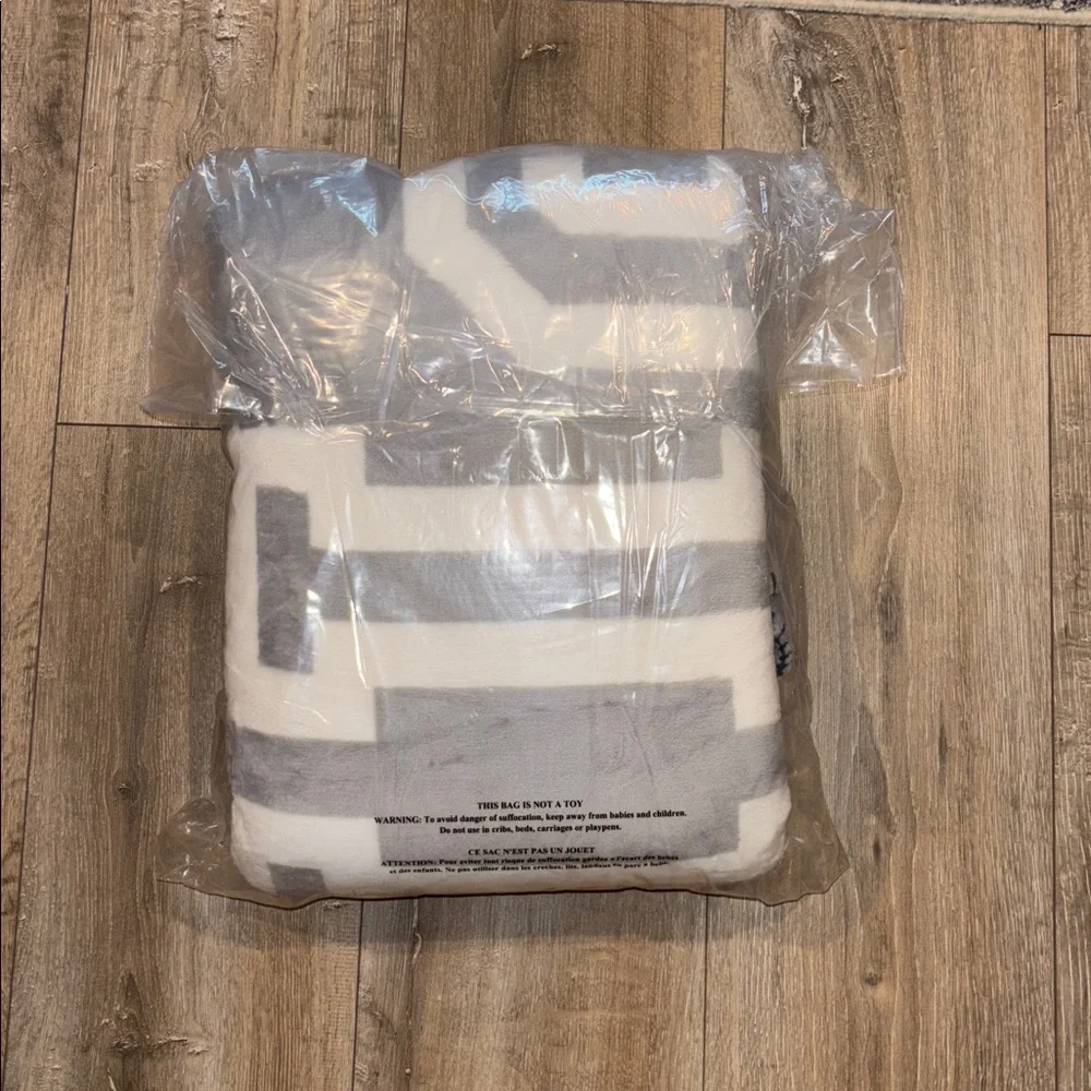 PINK Victoria’s Secret Throw Blanket